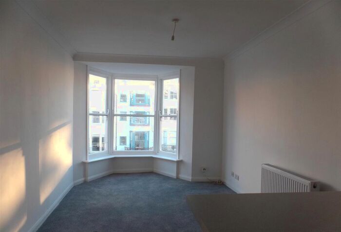 3 Bedroom Flat To Rent In Lower Rock Gardens, Brighton, BN2