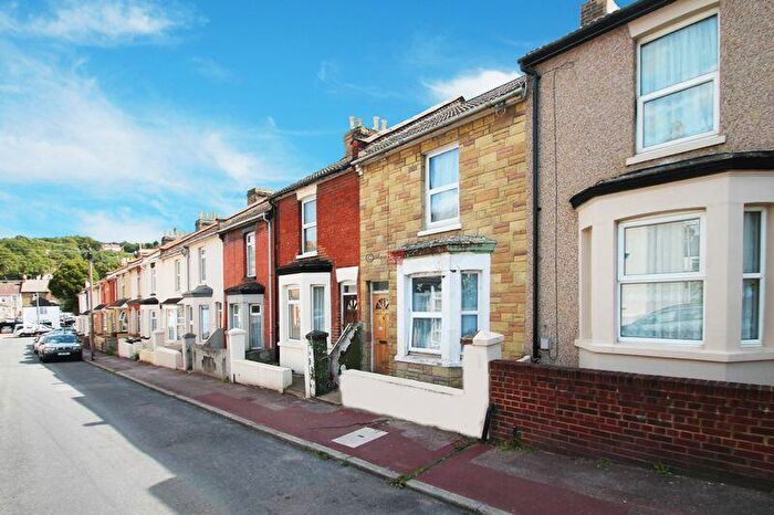 3 Bedroom Terraced House To Rent In Bright Road, Chatham, ME4