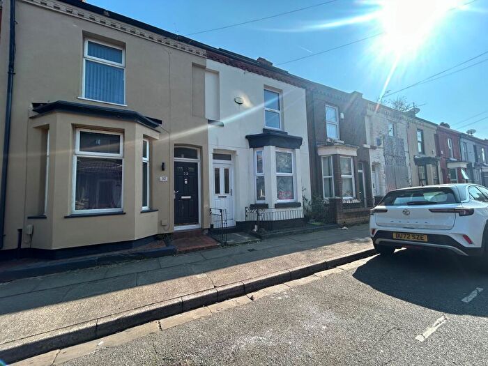 2 Bedroom House To Rent In Rockhouse Street, L6