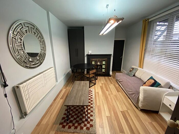 2 Bedroom Flat To Rent In Neville Place, Cardiff(City), CF11