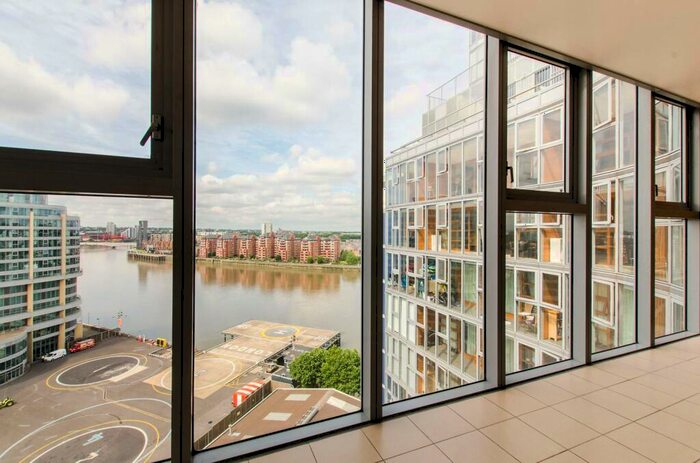 2 Bedroom Flat To Rent In Falcon Wharf, Battersea, London, SW11