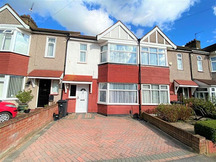 3 Bedroom Terraced House To Rent In Trelawney Road, Ilford, IG6