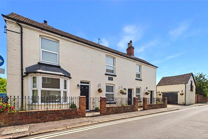 3 Bedroom Detached House For Sale In Livingstone Road, Newbury, Berkshire, RG14