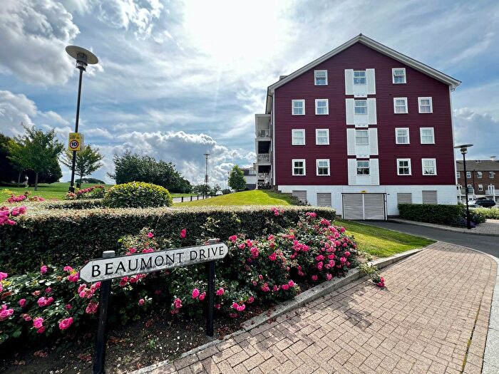 2 Bedroom Flat To Rent In Beaumont Drive, Worcester Park, KT4