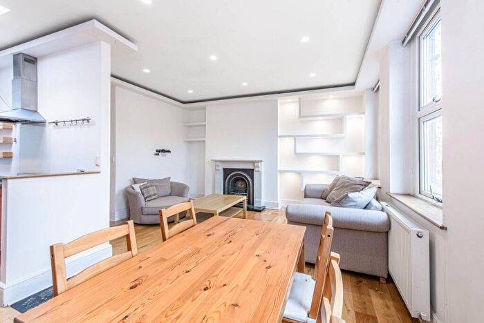 2 Bedroom Flat To Rent In Cricklewood Broadway, Cricklewood, London, NW2