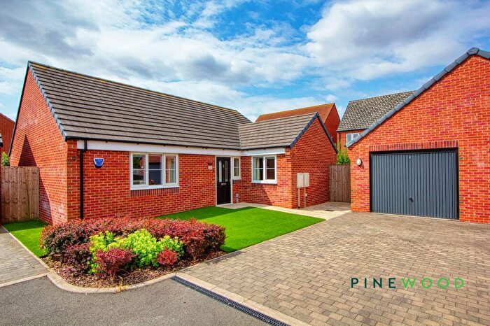 3 Bedroom Detached Bungalow For Sale In Thornfield Place, Clowne, S43