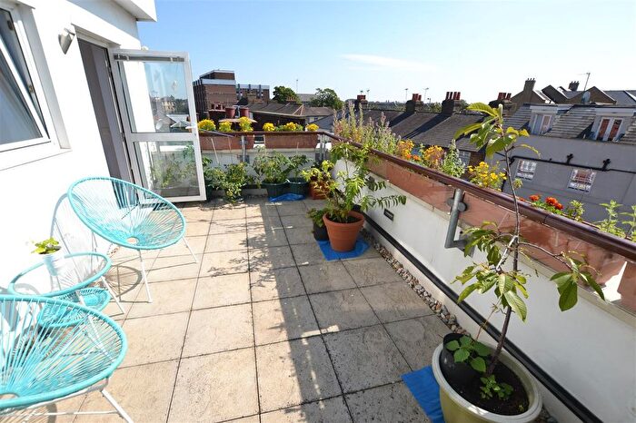 1 Bedroom Flat For Sale In Broomfield Road, Chelmsford, CM1