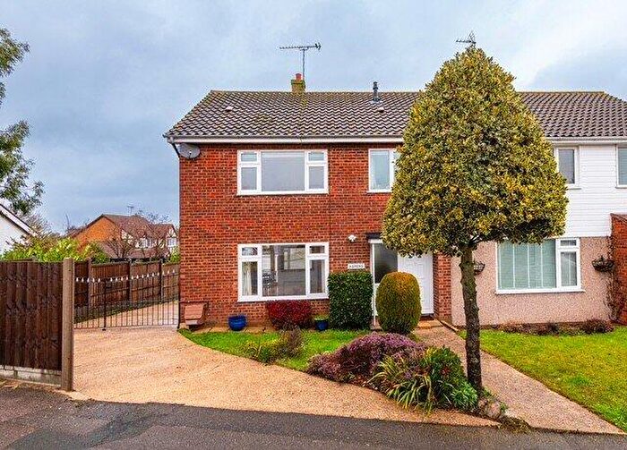 3 Bedroom Semi Detached House For Sale In Quakers Close, Hartley, Kent, DA3