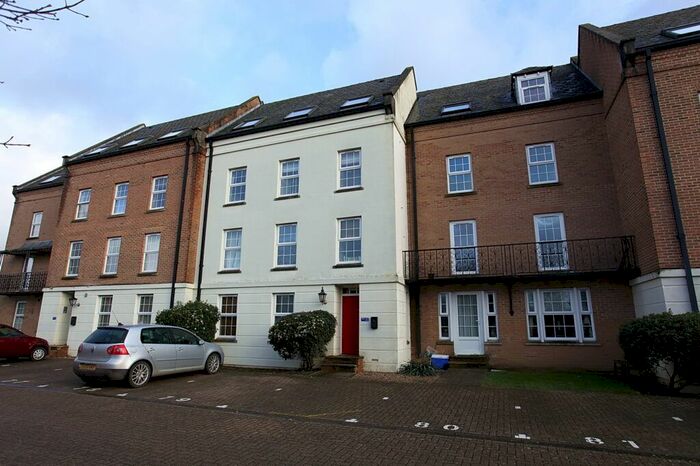 1 Bedroom Flat To Rent In Victoria Place, Banbury, Oxon, OX16
