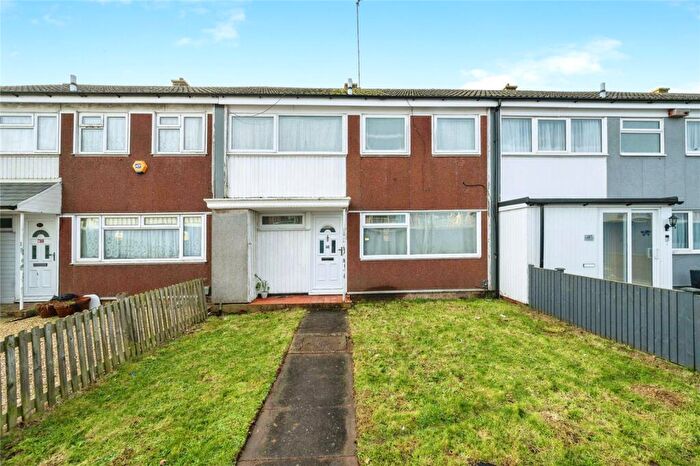 4 Bedroom Terraced House For Sale In Flint Close, Luton, Bedfordshire, LU3