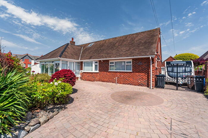 2 Bedroom Detached Bungalow For Sale In Green Road, Rhos On Sea, Colwyn Bay, LL28