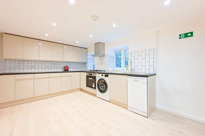 5 Bedroom Terraced House To Rent In Fordham Street, , Whitechapel, London, E1