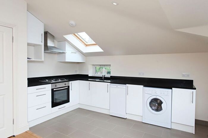 2 Bedroom Flat To Rent In Goldhawk Road, Stamford Brook, Hammersmith, W6