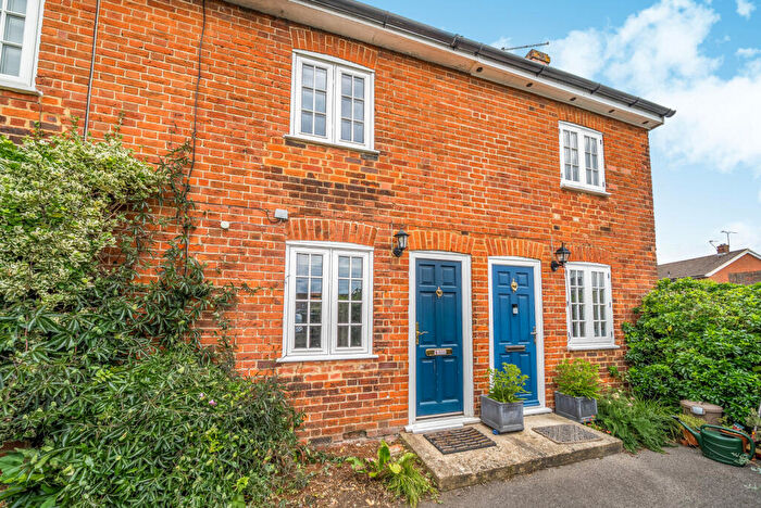 2 Bedroom Terraced House To Rent In Bear Lane, Farnham, Surrey, GU9