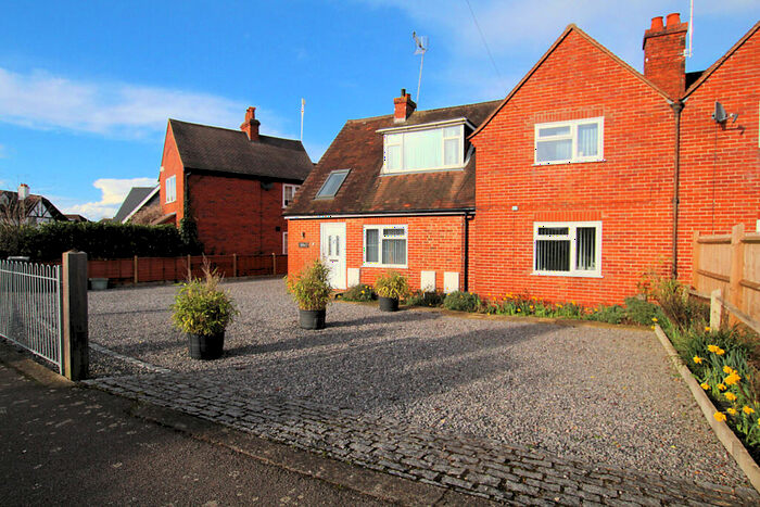 2 Bedroom Maisonette To Rent In Horseshoe Road, Pangbourne, Reading, Berkshire, RG8