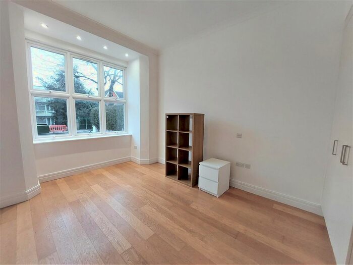 3 Bedroom Flat To Rent In Madeley Road, London, W5