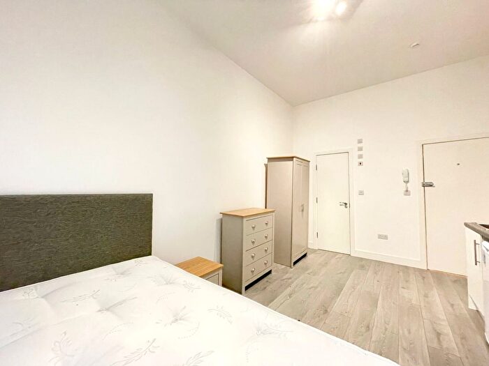 1 Bedroom Studio To Rent In Ladbroke Grove, London, W10