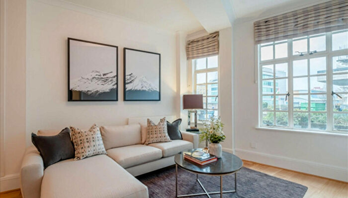 2 Bedroom Apartment To Rent In Park Road, London, NW8