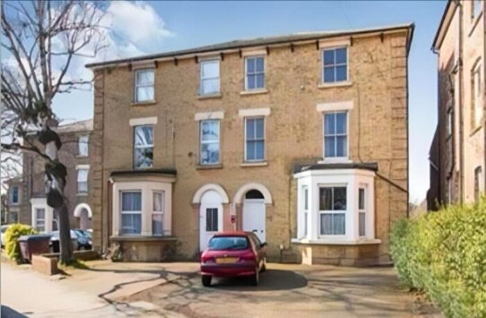 Property To Rent In Kimbolton Road, MK40