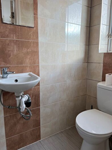 1 Bedroom Flat To Rent In Woodstock Avenue, London, NW11