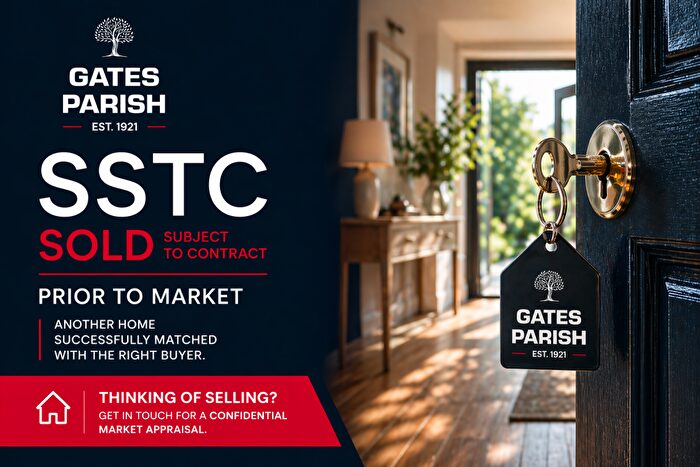 4 Bedroom Semi Detached House For Sale In Howard Road, Upminster, RM14