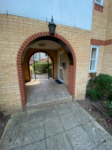 2 Bedroom Flat To Rent In London, E6
