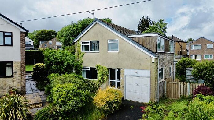 5 Bedroom Detached House For Sale In Foster Park Grove, Denholme, BD13