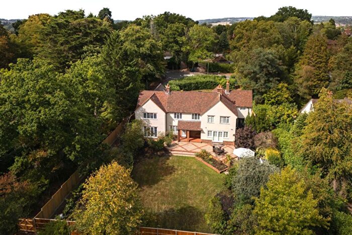 6 Bedroom Detached House For Sale In Echo Barn Lane, Farnham, GU10