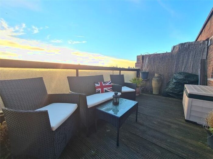 1 Bedroom Flat To Rent In Old Farm Road, East Finchley N2