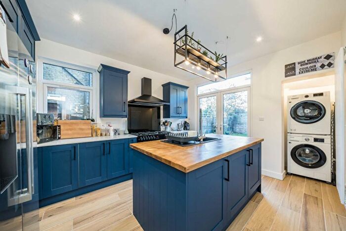 5 Bedroom Property To Rent In Warren Road, Colliers Wood, London, SW19