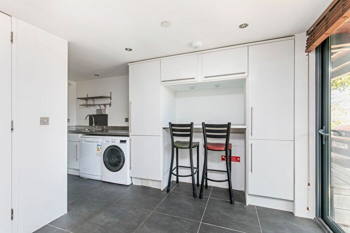 1 Bedroom Semi-Detached House To Rent In Fordington Avenue, Winchester, SO22