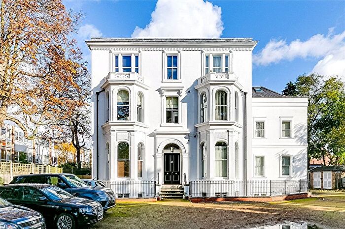 2 Bedroom Flat To Rent In Hatfield House, Cambridge Park, Twickenham, TW1