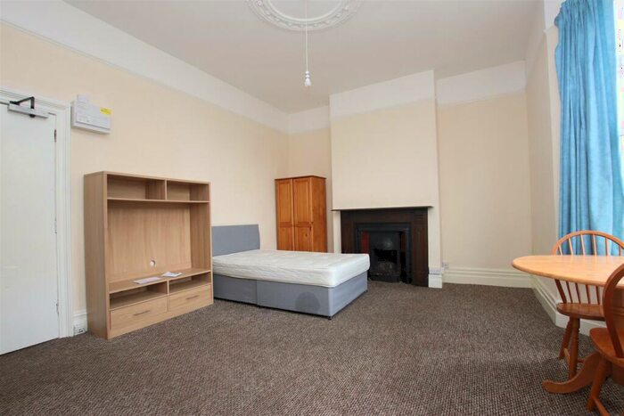 Flat To Rent In Newbridge Road, Bath, BA1