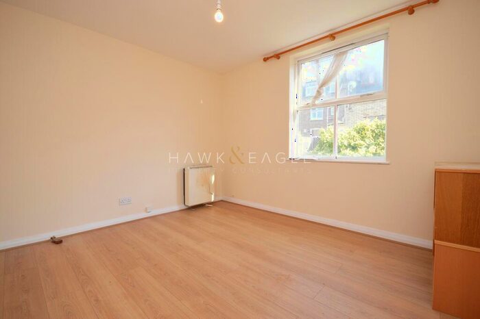 1 Bedroom Flat To Rent In Cleveland Grove, Montgomery Lodge, London, Greater London., E1