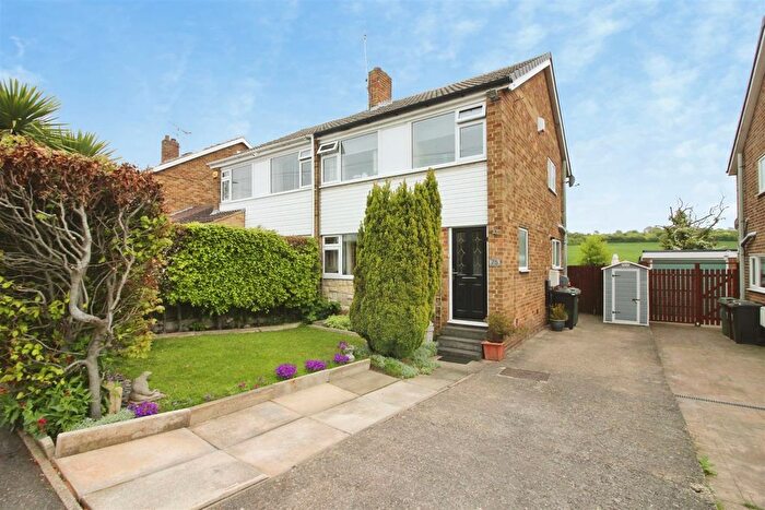 3 Bedroom Semi-Detached House For Sale In Moorgate Road, Kippax, Leeds, LS25