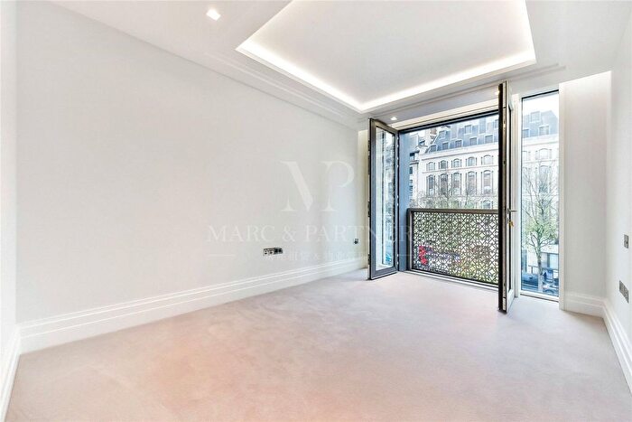 3 Bedroom Flat To Rent In The Strand, Westminster, London, WC2R