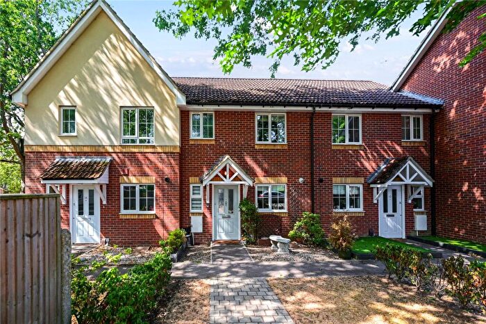 2 Bedroom Terraced House For Sale In Maple Avenue, Farnborough, Hampshire, GU14