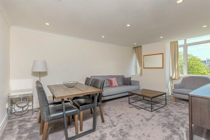2 Bedroom Flat To Rent In Oakley House, Sloane Street, Knightsbridge, SW1X