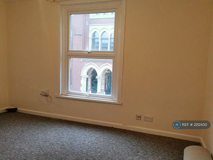 2 Bedroom Flat To Rent In East Street, Bedminster, Bristol, BS3