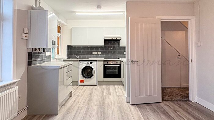 3 Bedroom Flat To Rent In Queensbury Station Parade, Edgware, HA8