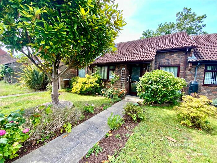2 Bedroom Bungalow For Sale In Russell Drive, Christchurch, Dorset, BH23