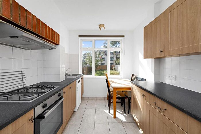4 Bedroom Semi-Detached House To Rent In Hanover Road, Kensal Rise, NW10