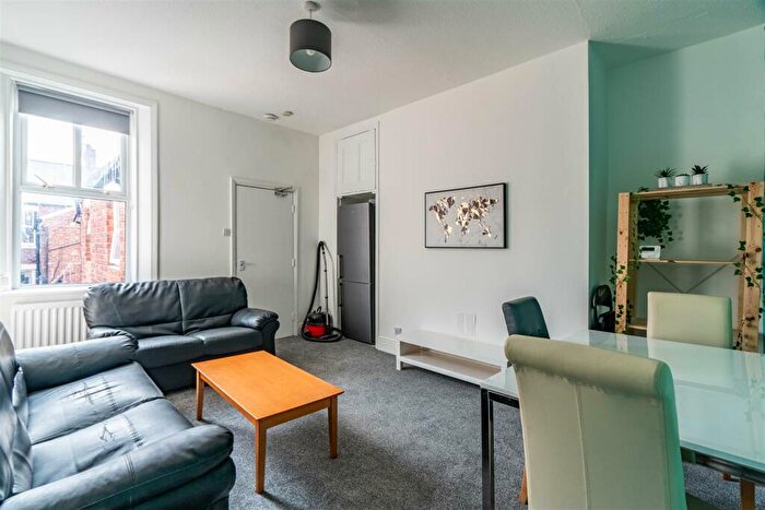 5 Bedroom Maisonette To Rent In £pppw - Tavistock Road, Jesmond, Newcastle Upon Tyne, NE2