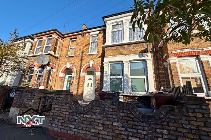 2 Bedroom Flat To Rent In Francis Road, London, E10