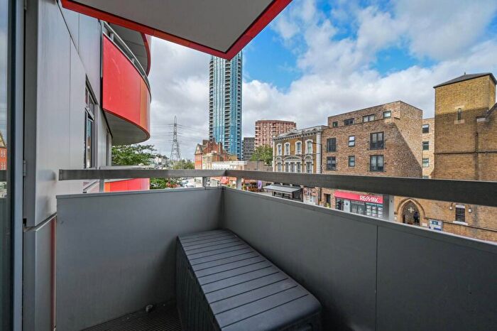 2 Bedroom Flat To Rent In Barking Road, Canning Town, London, E16