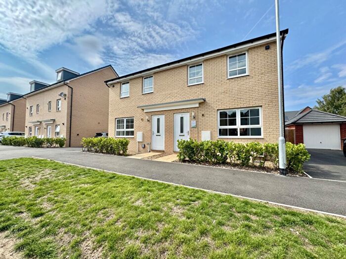 3 Bedroom Semi-Detached House To Rent In Paynter Close, Cringleford, Norwich, NR13