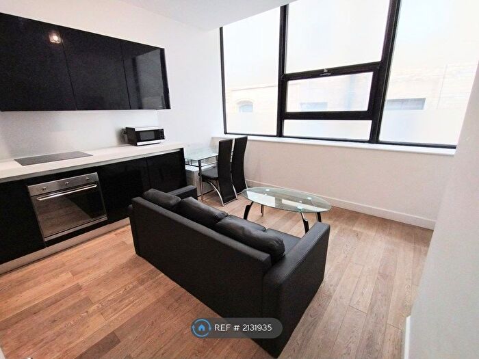 1 Bedroom Flat To Rent In Gallon House, Bradford, BD1