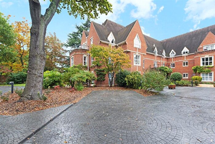 3 Bedroom Apartment To Rent In The Watergardens, Warren Road, Kingston, KT2