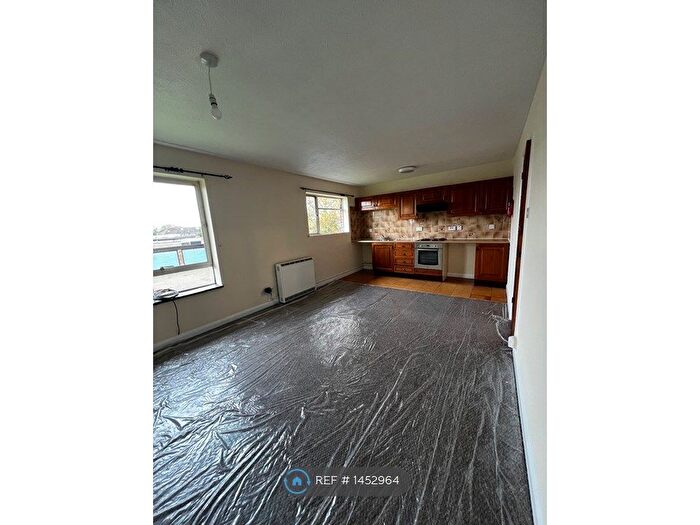 1 Bedroom Flat To Rent In Lampits Hill, Corringham, Stanford-Le-Hope, SS17