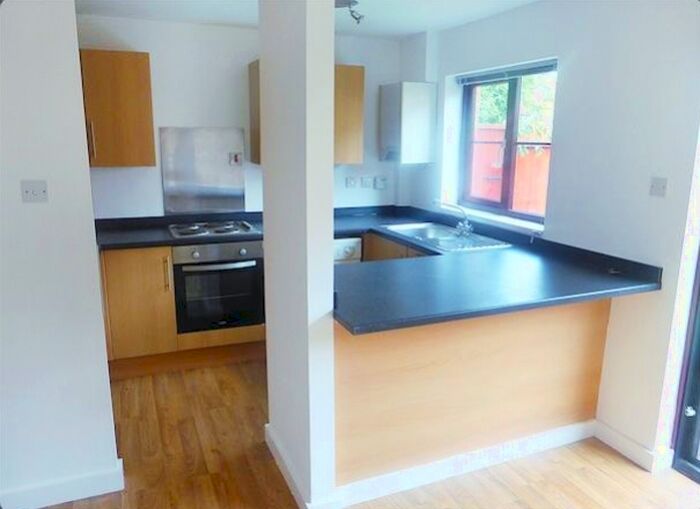 2 Bedroom Semi-Detached House To Rent In Admirals Croft, Hull Marina, HU1